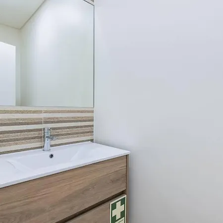 Sunny Patio And King Size Bed In Trendy Marvila Apartament *