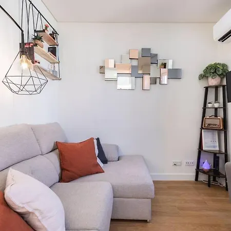Apartament Sunny Patio And King Size Bed In Trendy Marvila