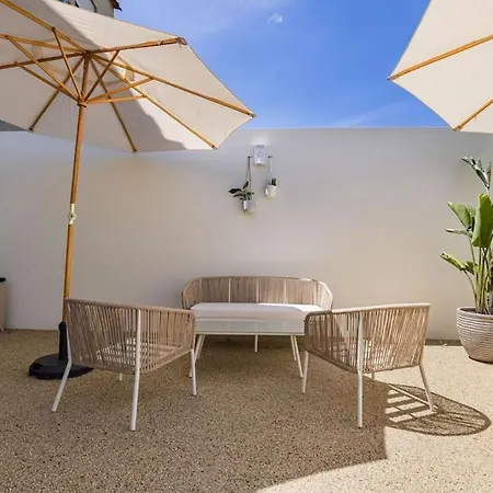 Sunny Patio And King Size Bed In Trendy Marvila *