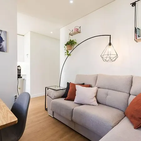 Sunny Patio And King Size Bed In Trendy Marvila * Lizbona