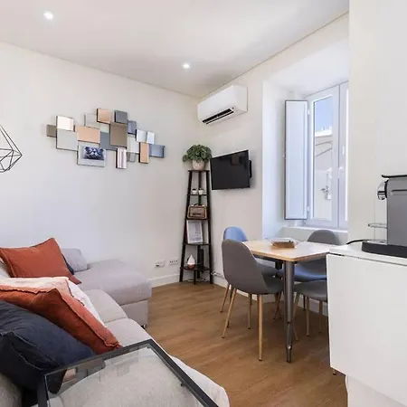 Sunny Patio And King Size Bed In Trendy Marvila Apartament *