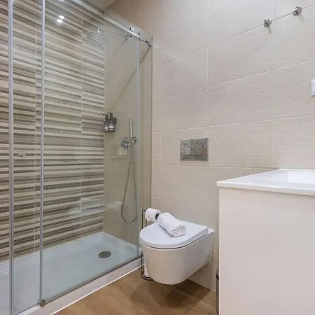 Sunny Patio And King Size Bed In Trendy Marvila Apartament