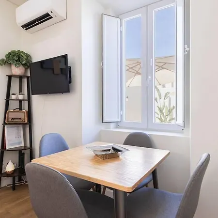 Apartament Sunny Patio And King Size Bed In Trendy Marvila Lizbona