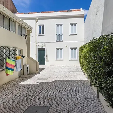 Sunny Patio And King Size Bed In Trendy Marvila Apartament